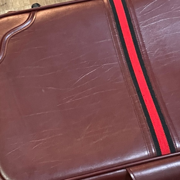 Vintage Travel Suitcase made in Korea unbranded Maroon With Red Stripe - Picture 7 of 10